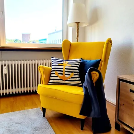 Stylish With Balcony, Cleaning Included Apartamento
